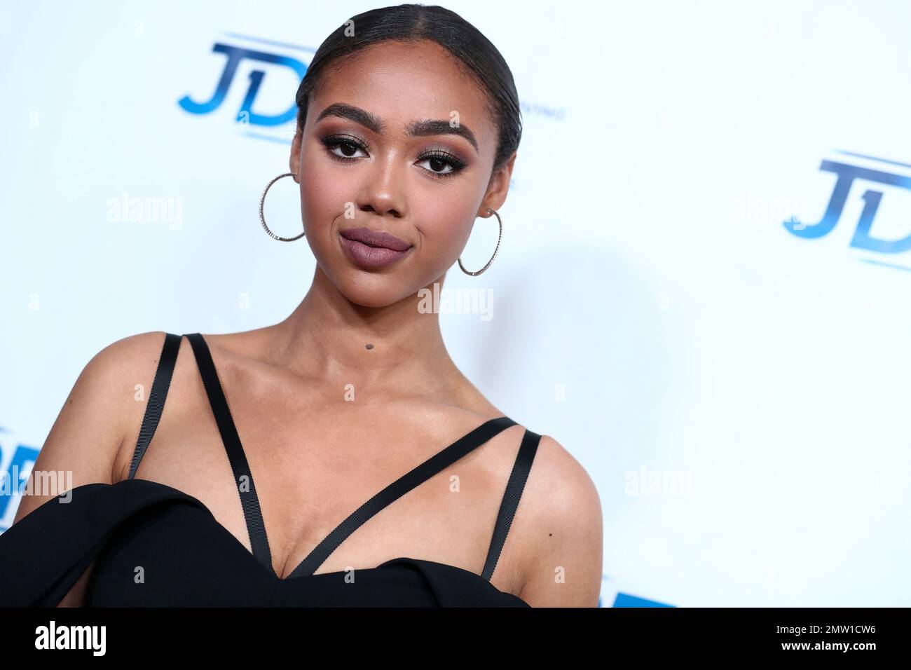 Bella Harris attends the JDRF LA's 14th Annual IMAGINE Gala held at The ...