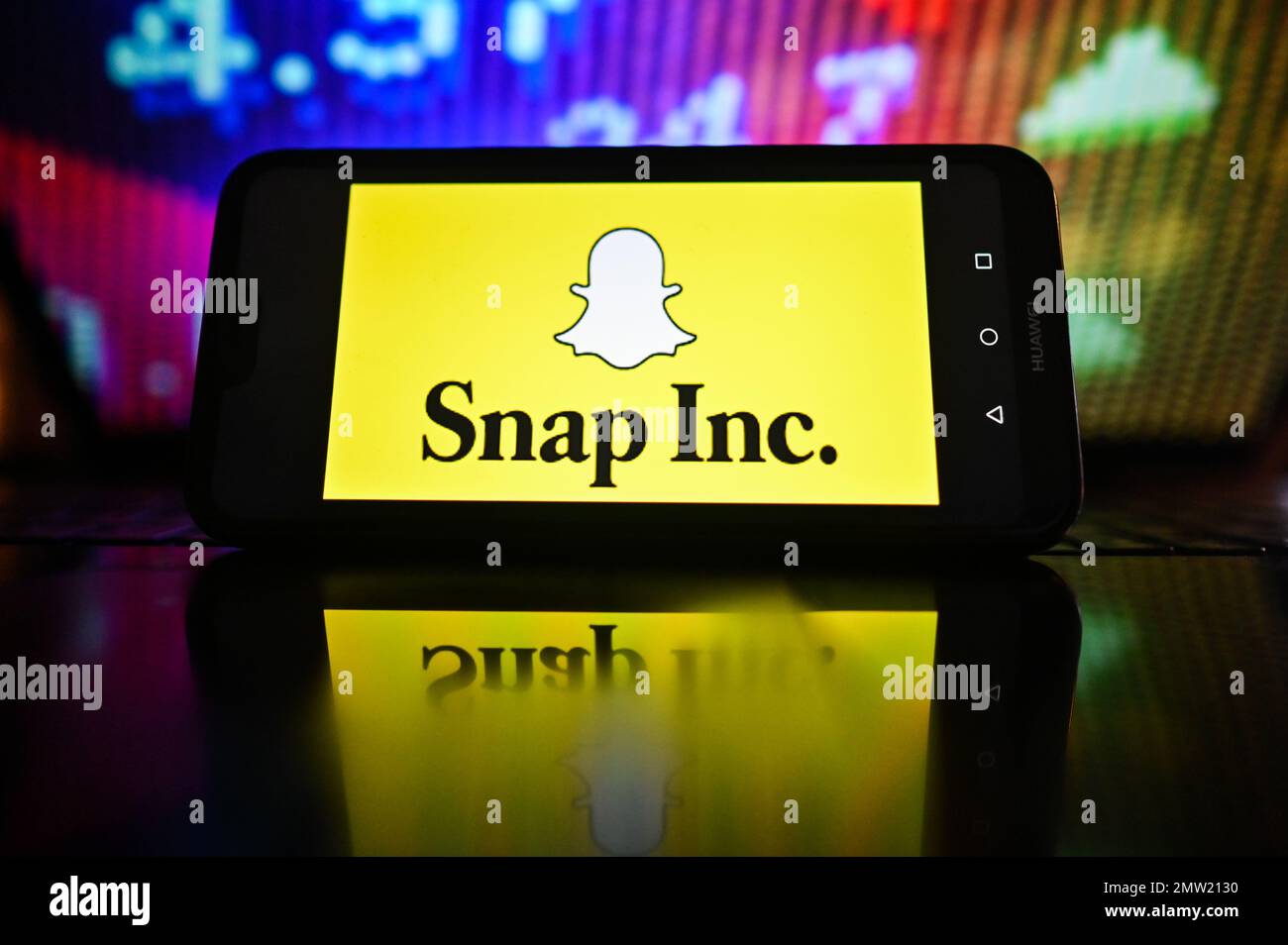 Snap inc hi-res stock photography and images - Alamy