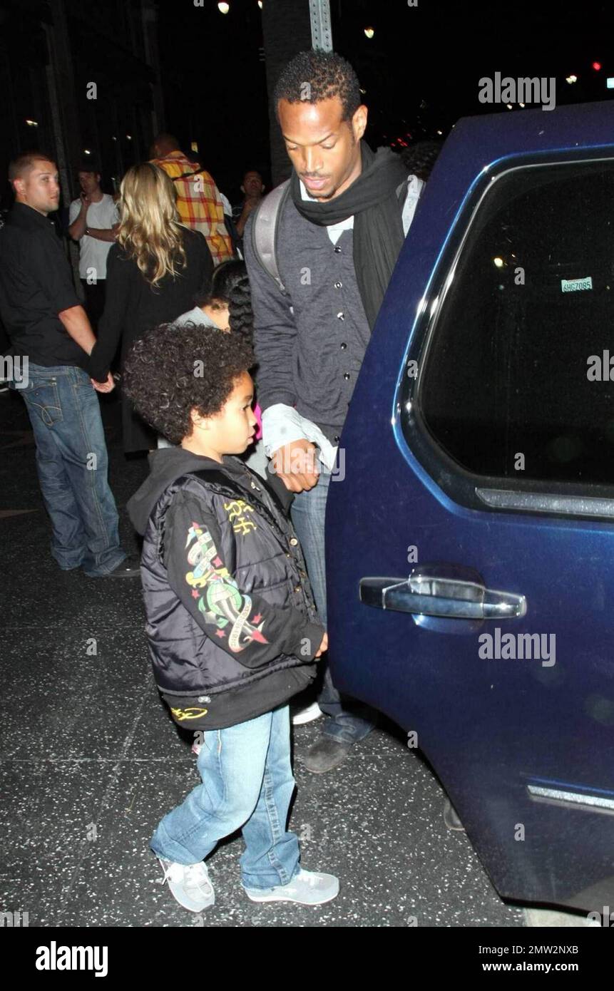 Damon Wayans and family leave the restaurant Katsuya after a family night out. Los Angeles, CA. 4/30/09. Stock Photo