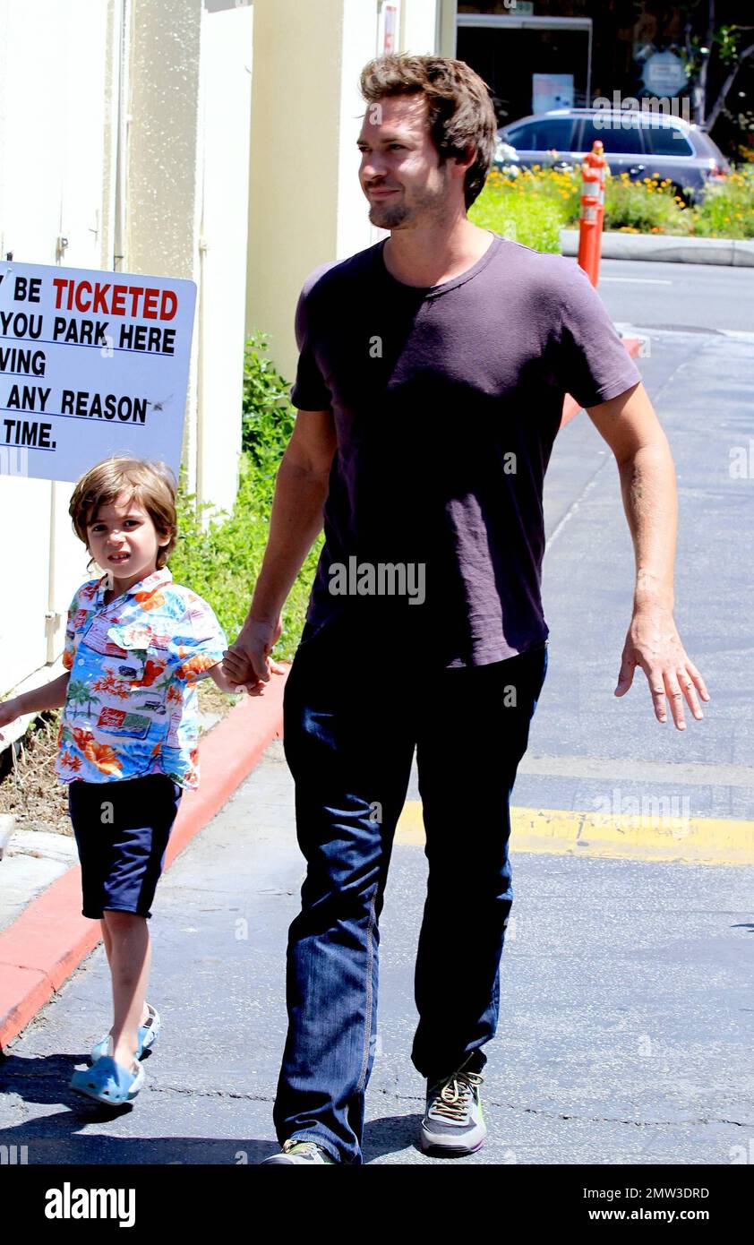 "Van Helsing" star, UK actor Will Kemp spends a day out with wife Gaby Jamieson, daughter Thalie