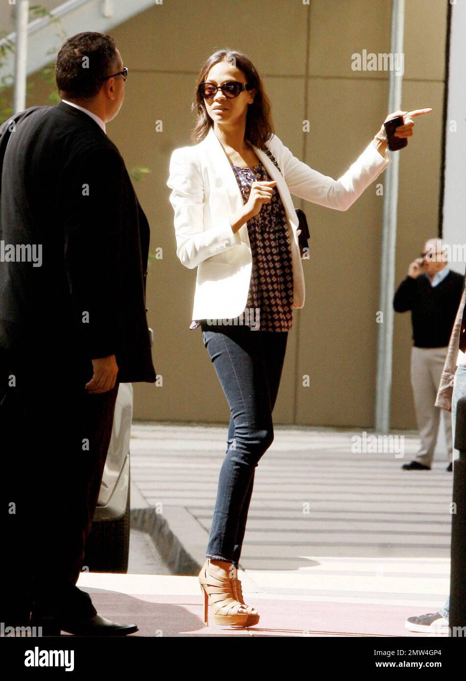 EXCLUSIVE!! "Avatar" star Zoe Saldana arrives at the W Hotel to get