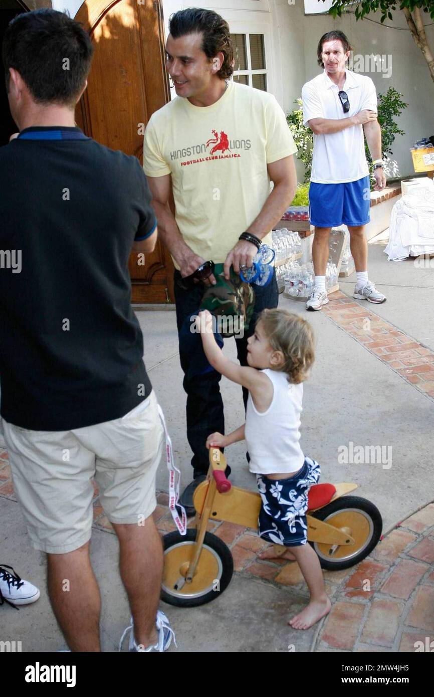 Gavin Rossdale and son Kingston at the K-Swiss Desert Smash Celebrity Charity Tennis Event. Palm Springs, CA. 03/10/2009. Stock Photo