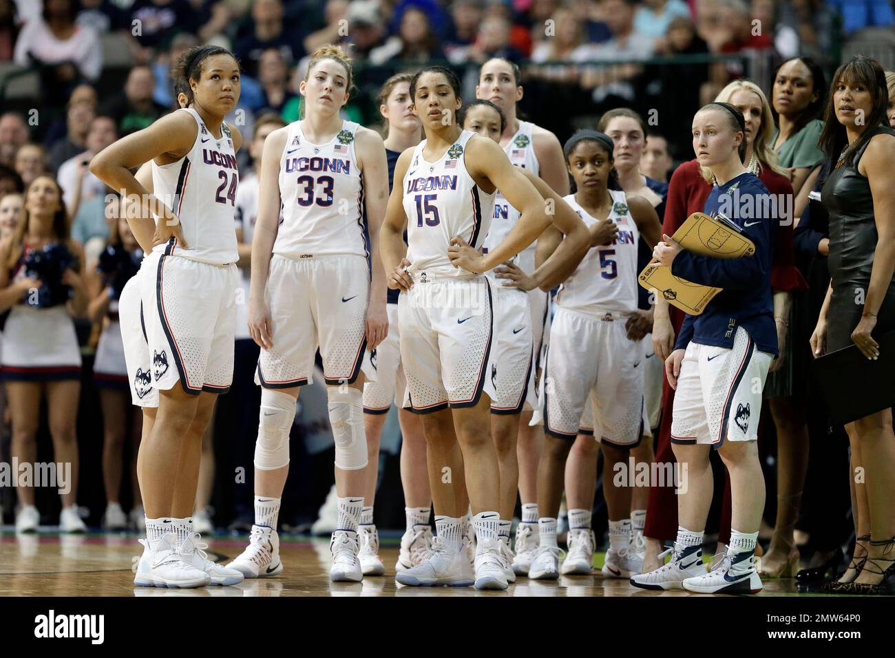 4/27 Today'sHERO 田宮裕涼 New York Knicks' Iman Shumpert (21) tries to foul Houston