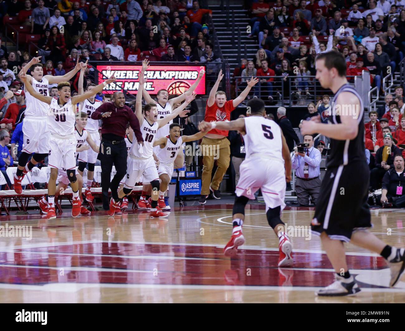La Crosse Central celebrates after beating Cedarburg 5553 in the