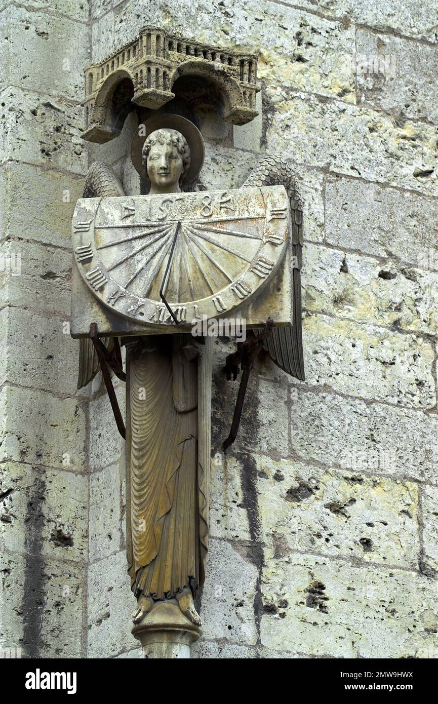 Chartres, Francja, France, Frankreich, Cathédrale Notre-Dame, Cathedral of Our Lady, Kathedrale, Katedra, Sundial on the corner of the south tower Stock Photo