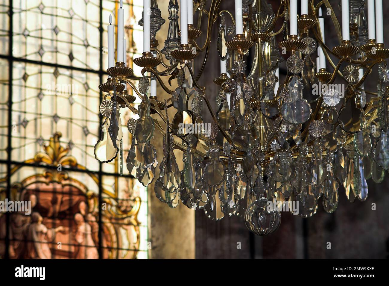 Nancy, Francja, France, Frankreich, Church of Notre-Dame-de-Bonsecours interior; stylish chandelier Stock Photo