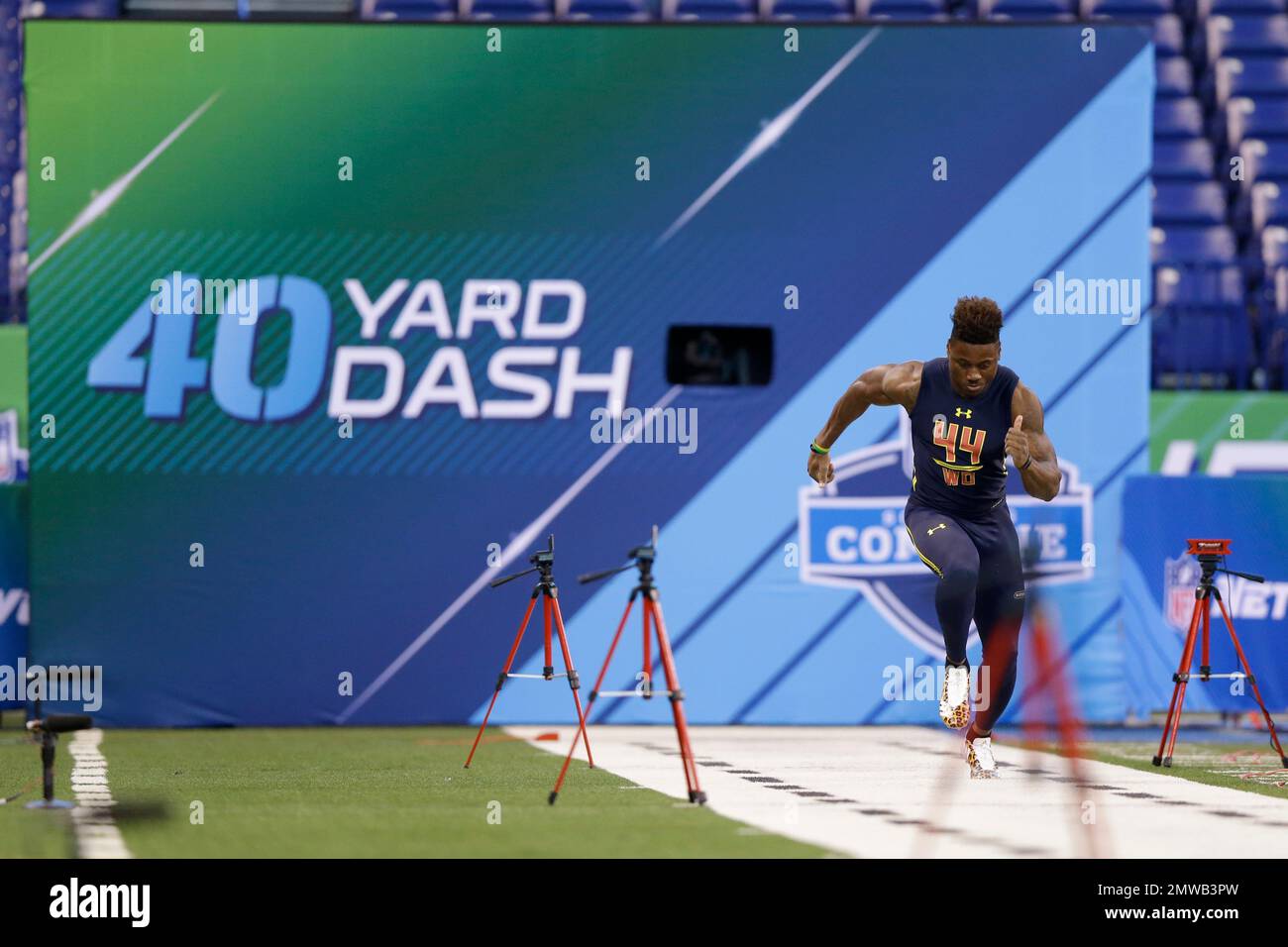 Ohio State wide receiver Curtis Samuel runs the 40-yard dash at the NFL ...