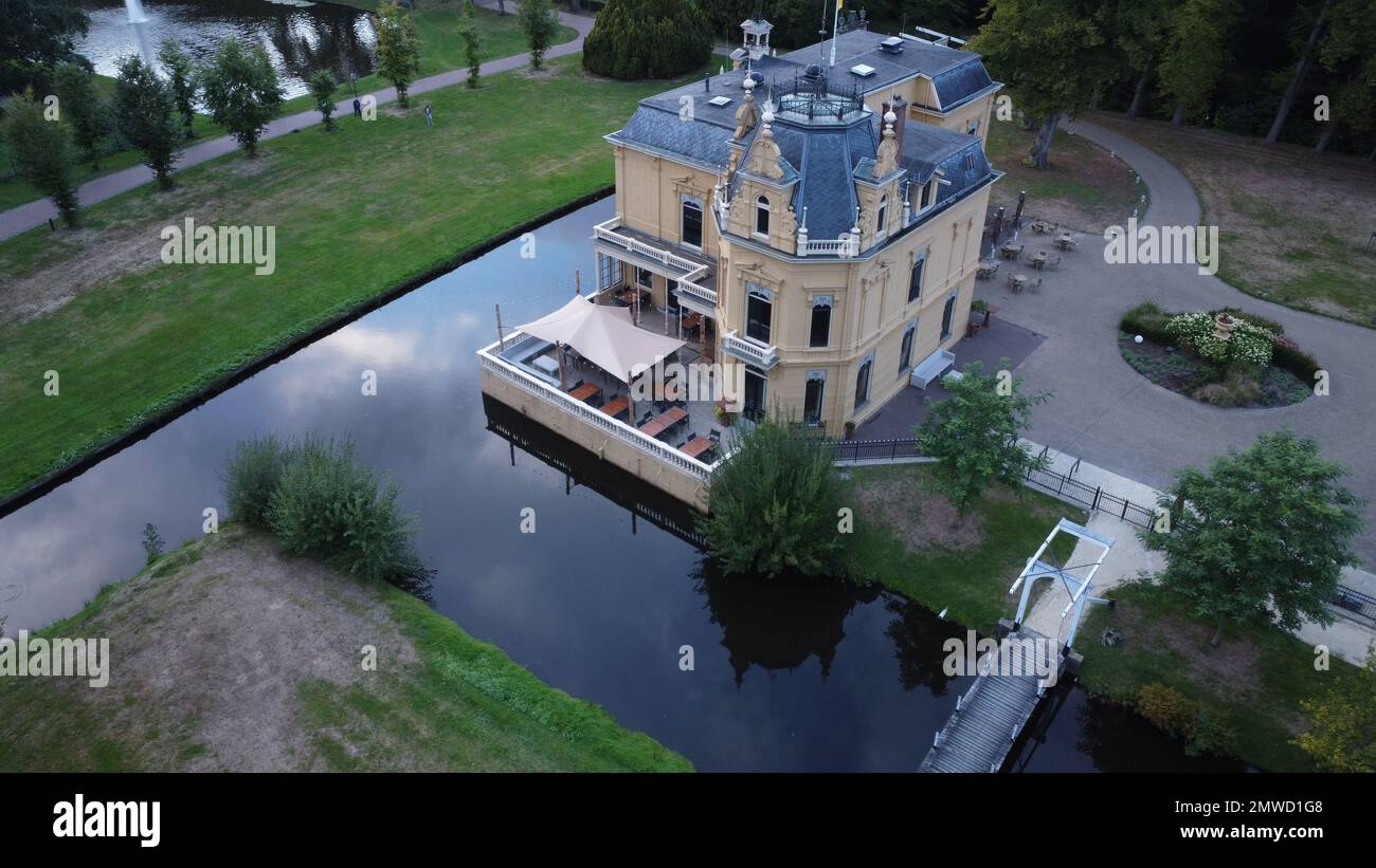 Middle ages castle hi-res stock photography and images - Alamy