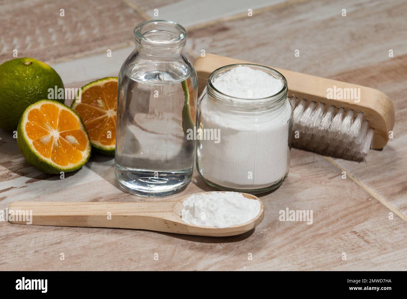 Baking soda sodium bicarbonate, vinegar, and lemon; Cleaning agent Stock Photo Alamy