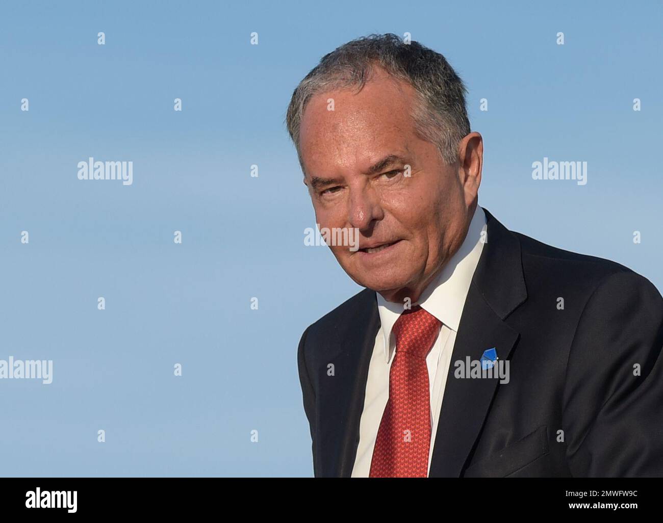 Isaac perlmutter deals