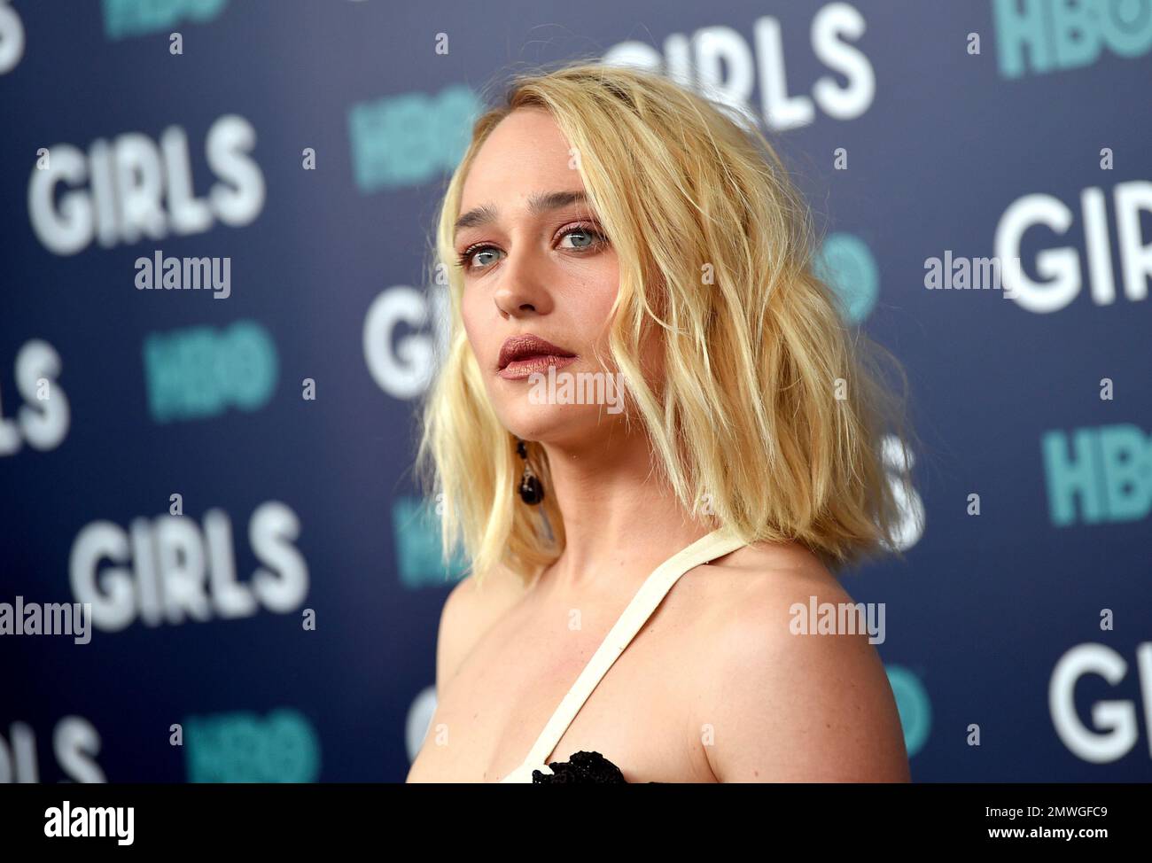 Actress Jemima Kirke Attends The Premiere Of Hbos Girls Sixth And