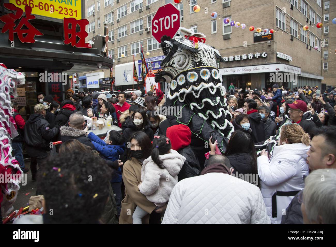 Thousands of people Chinese and otherwise gather in Chinatown in ...
