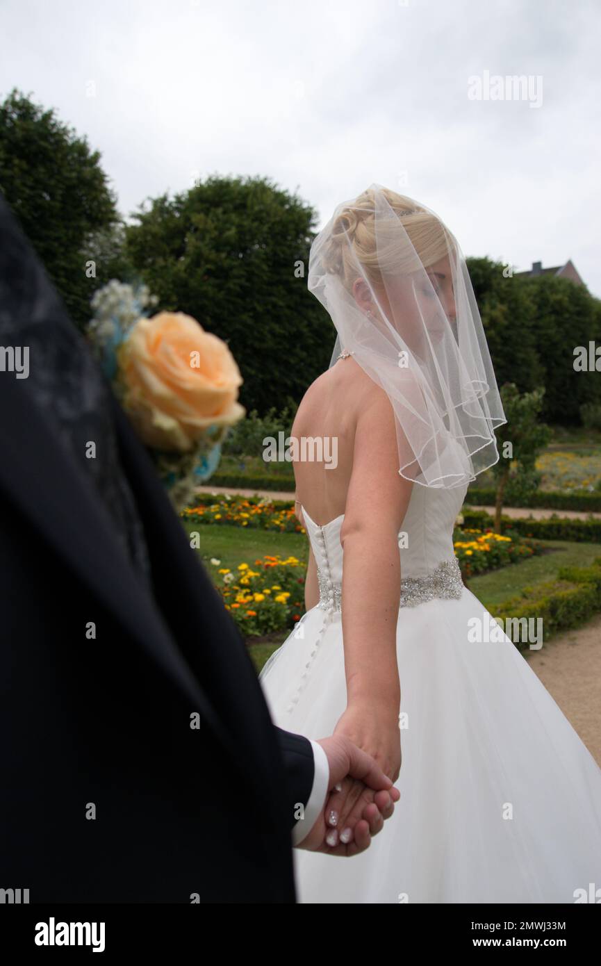 Bride veil over face hi-res stock photography and images - Alamy