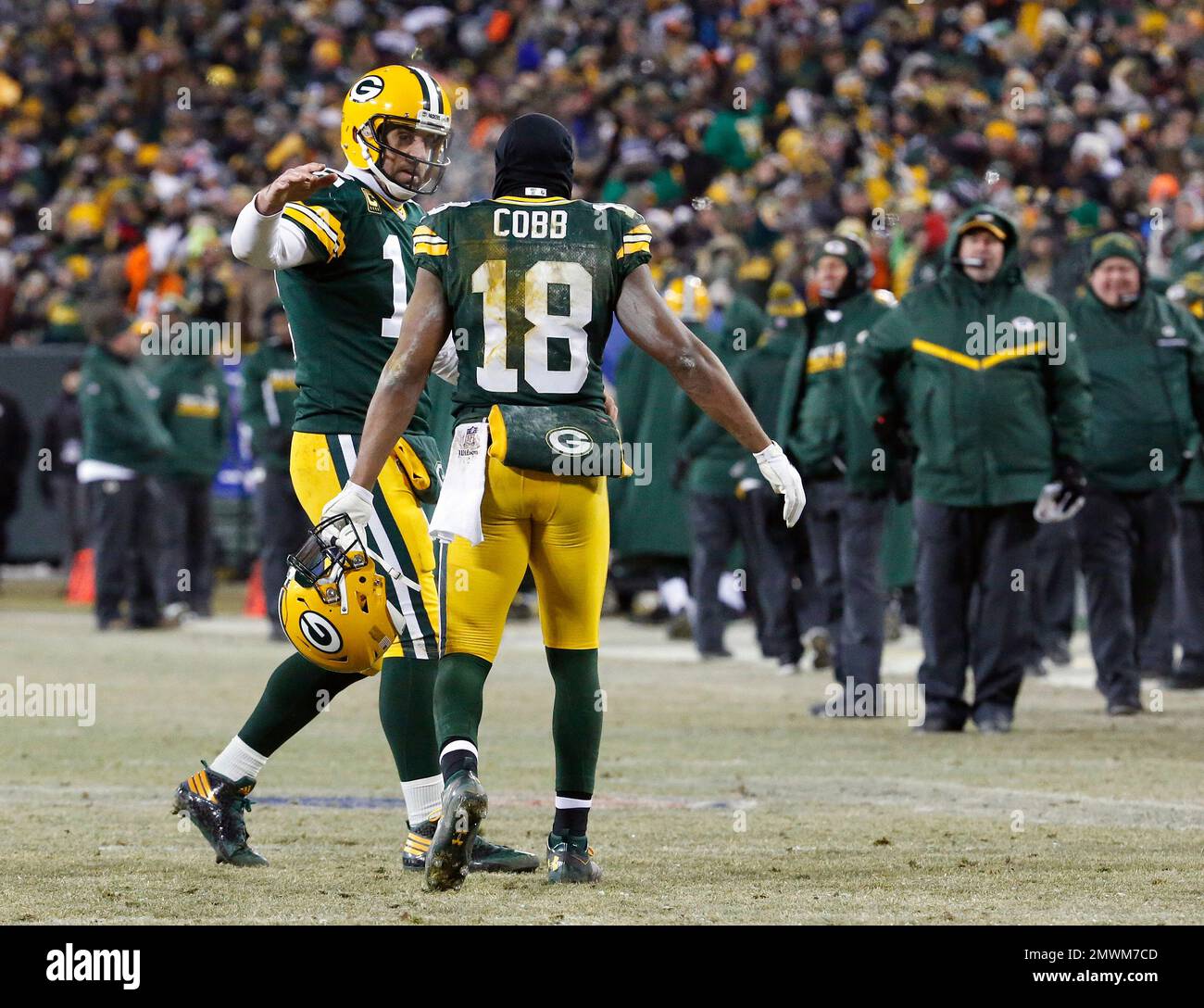 Packers celebrate with bobsled after touchdown - video Dailymotion