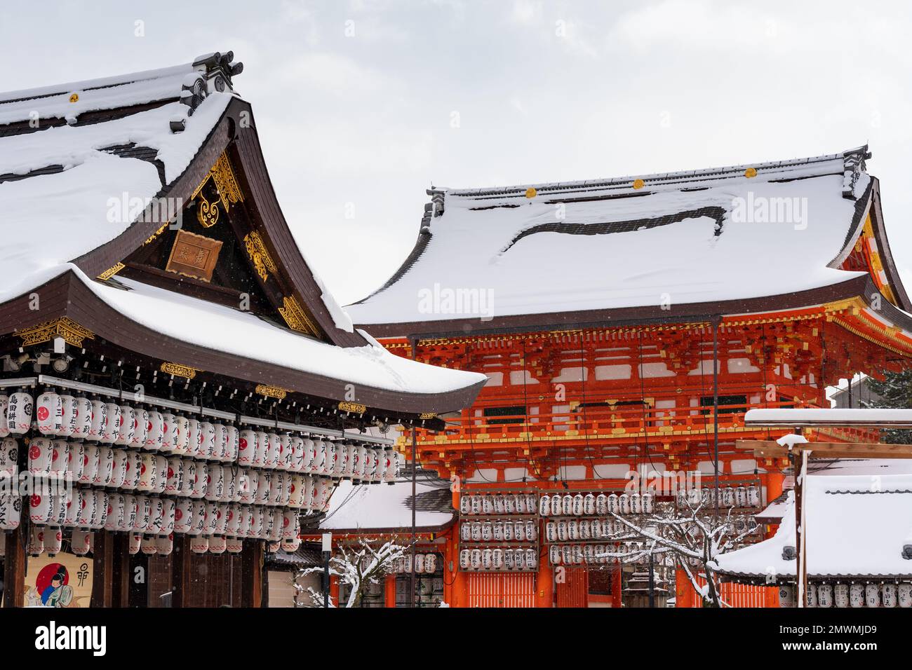 Gion shrine in the snow hi-res stock photography and images - Alamy