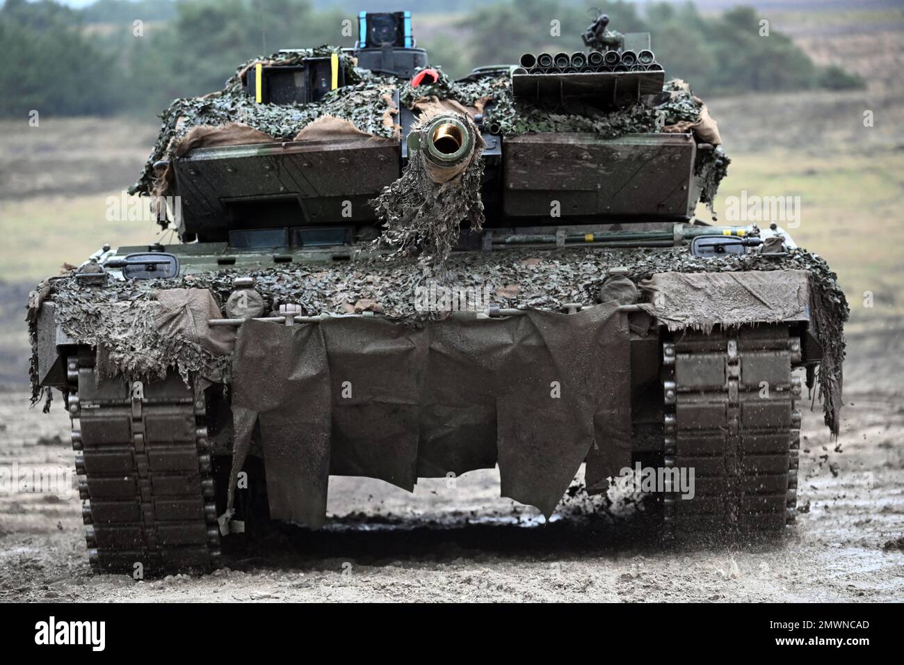 Augustdorf, Germany. 01st Feb, 2023. A Leopard 2A6 of the German Army's