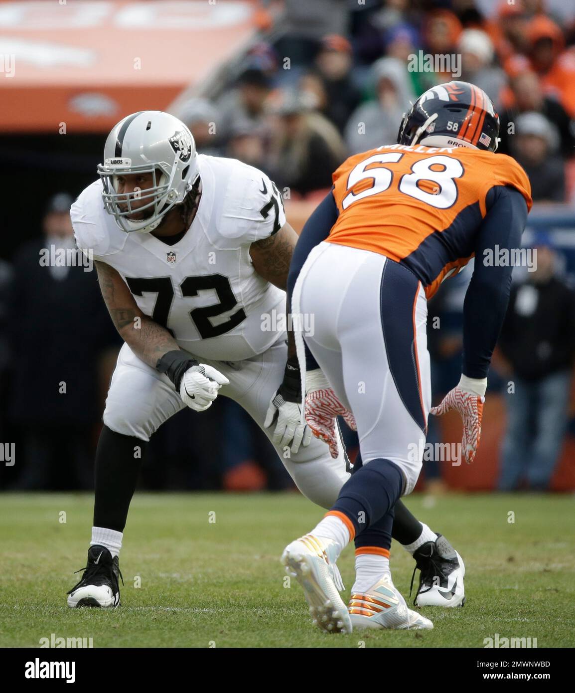 Denver Broncos outside linebacker Von Miller (58) lines up against ...
