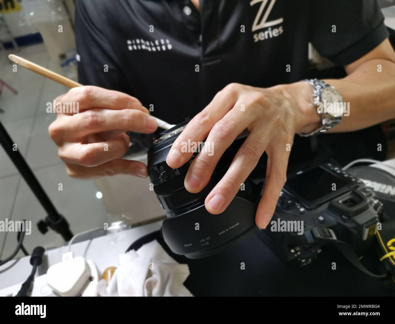 dslr sensor cleaning by professional technician Stock Photo Alamy