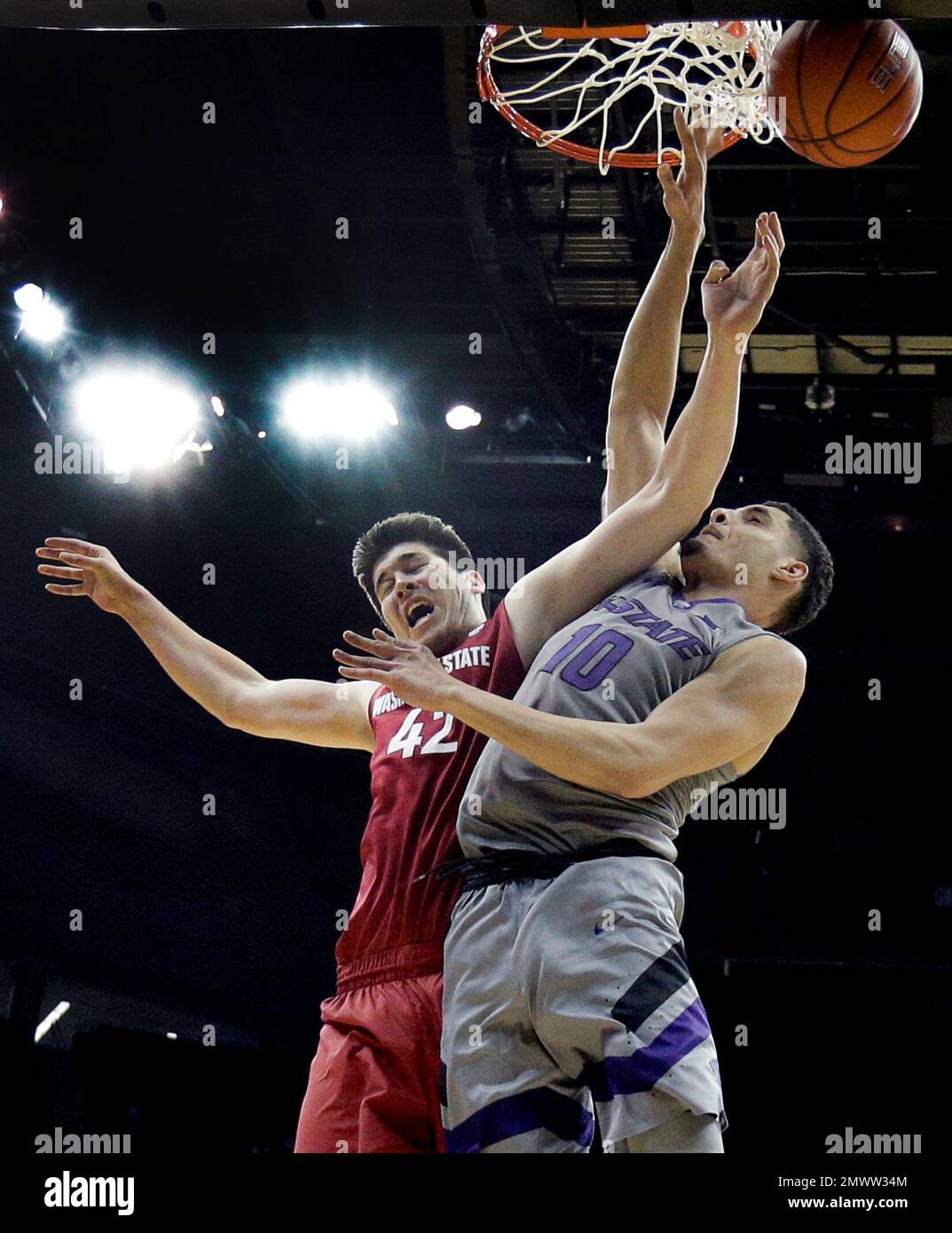 Kansas State's Isaiah Maurice (10) blocks a shot by Washington State's