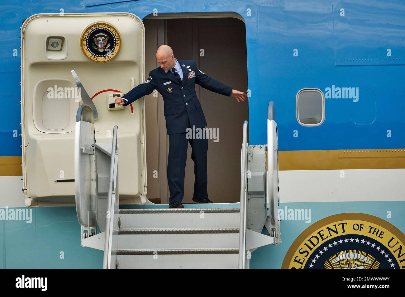 Air force one crew hotsell