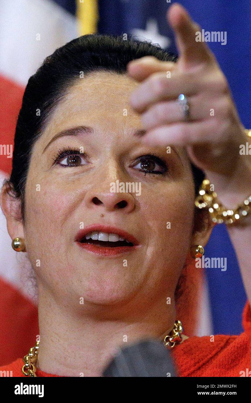 Democrat Susana Mendoza speaks to supporters after being sworn into
