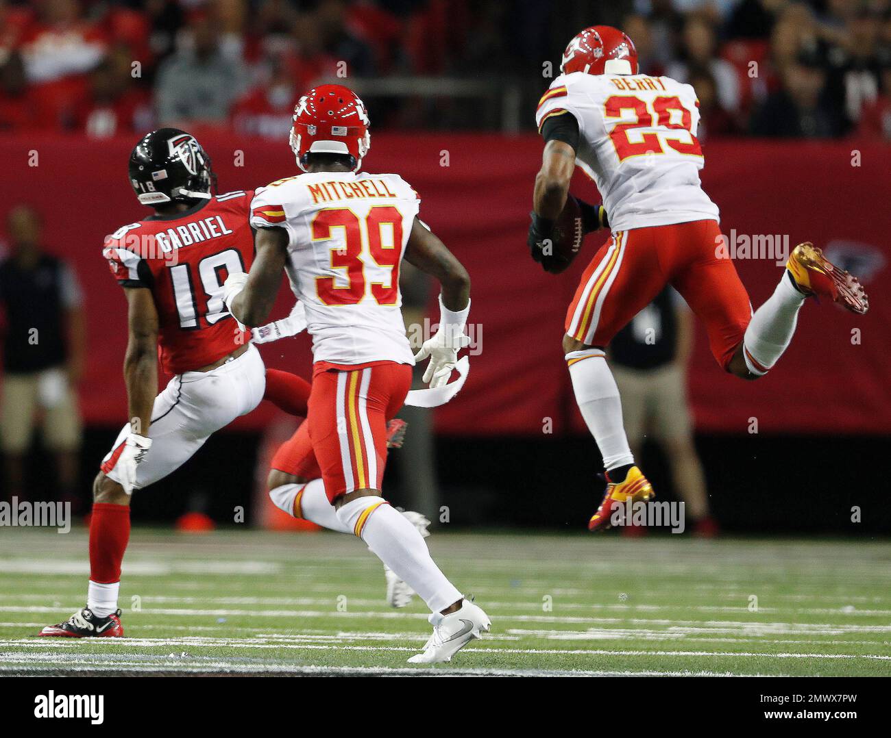 Kansas City Chiefs strong safety Eric Berry (29) picks off a Atlanta
