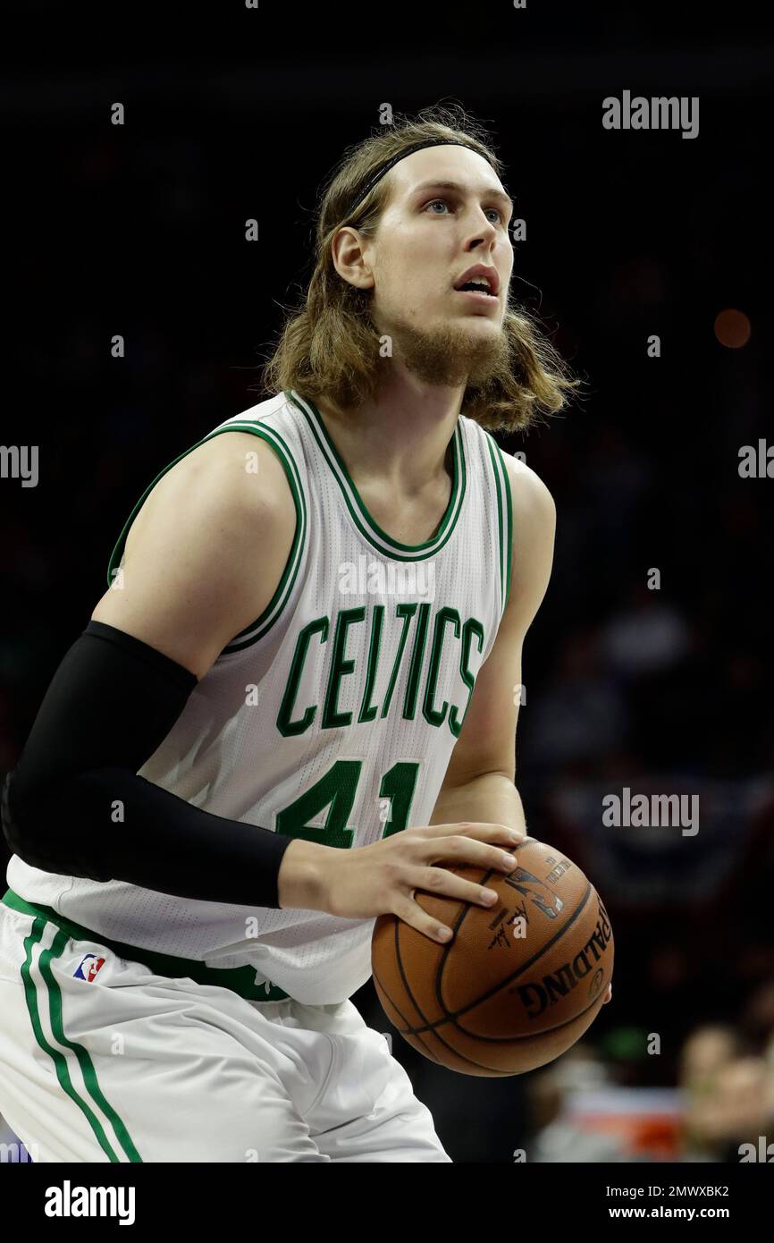 Boston Celtics' Kelly Olynyk in acton during an NBA basketball game against  the Philadelphia 76ers, Saturday, Dec. 3, 2016, in Philadelphia. (AP  Photo/Matt Slocum Stock Photo - Alamy, image size:866x1390