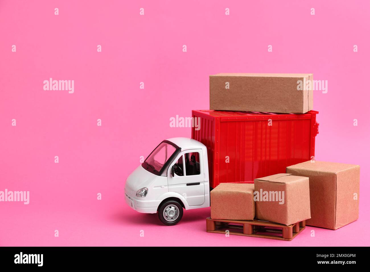 Text Box Lorry Truck model carton boxes hi-res stock photography and images - Alamy
