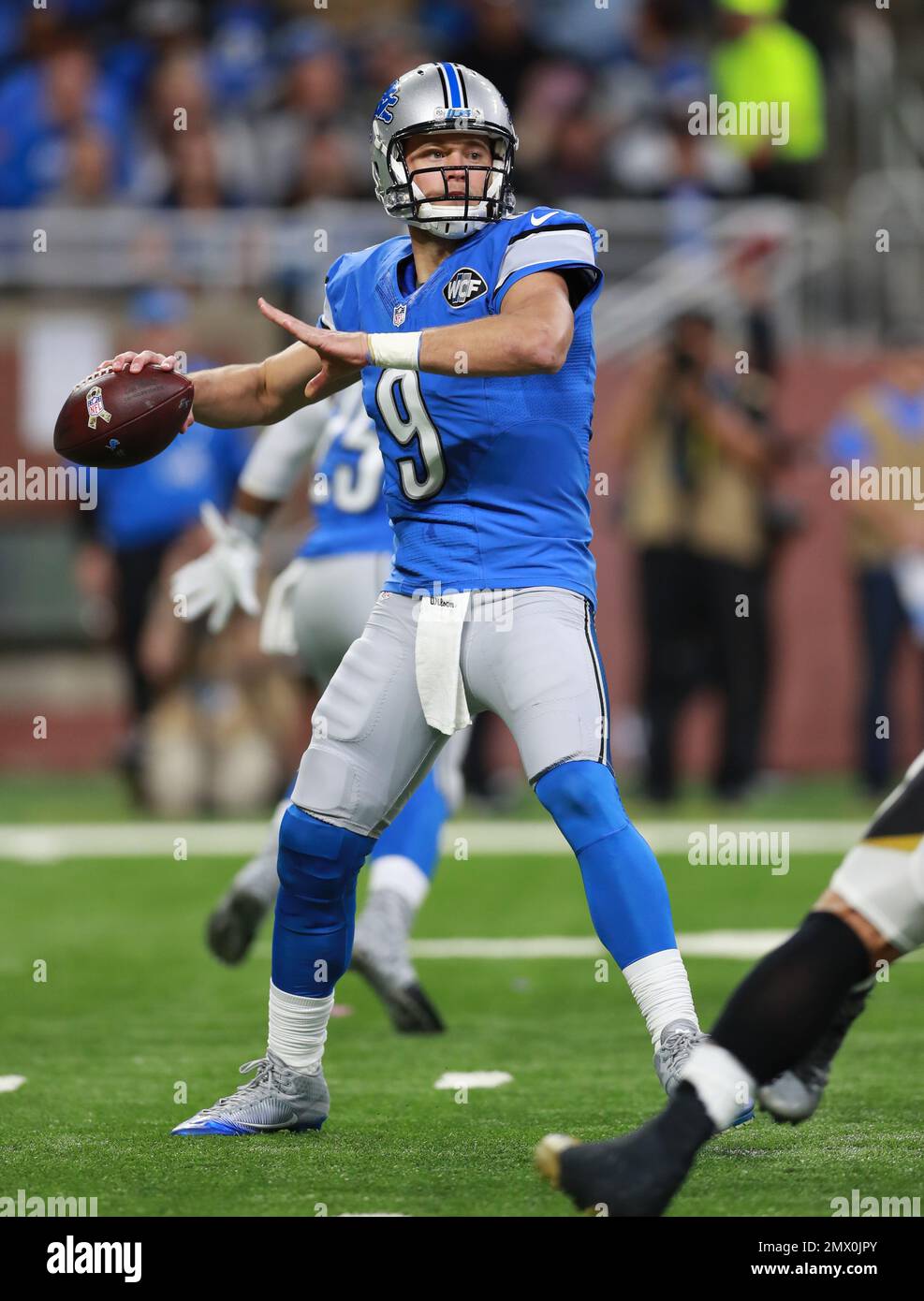 Detroit Lions quarterback Matthew Stafford (9) looks to throw a pass