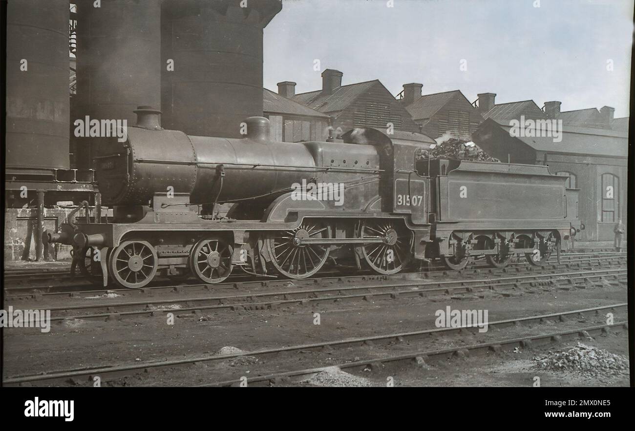 Former SER 4-4-0 No.31507 of the E1A class at Brighton Works in 1952 Stock Photo