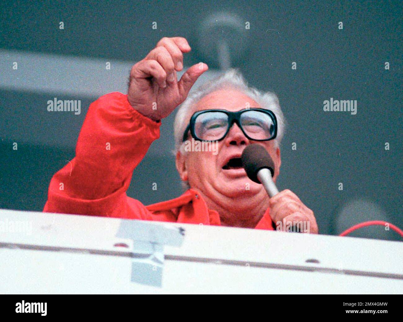 SEE IT: Beloved Cubs announcer Harry Caray 'returns' at Field of