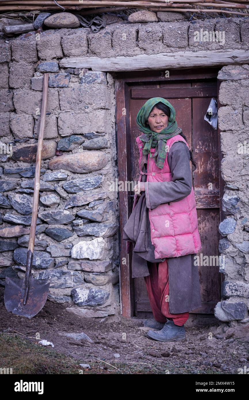 Indian tribal women portrait hi-res stock photography and images - Alamy