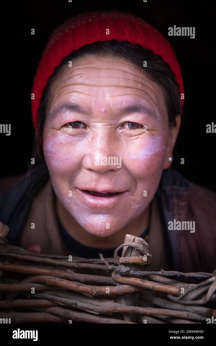 Portrait of a Ladakhi woman, Photoksar, Ladakh, India Stock Photo