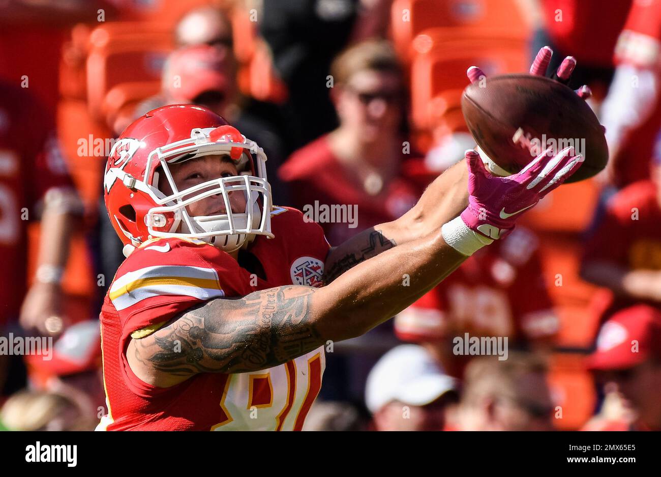 Kansas City Chiefs tight end James O'Shaughnessy (80) practices before