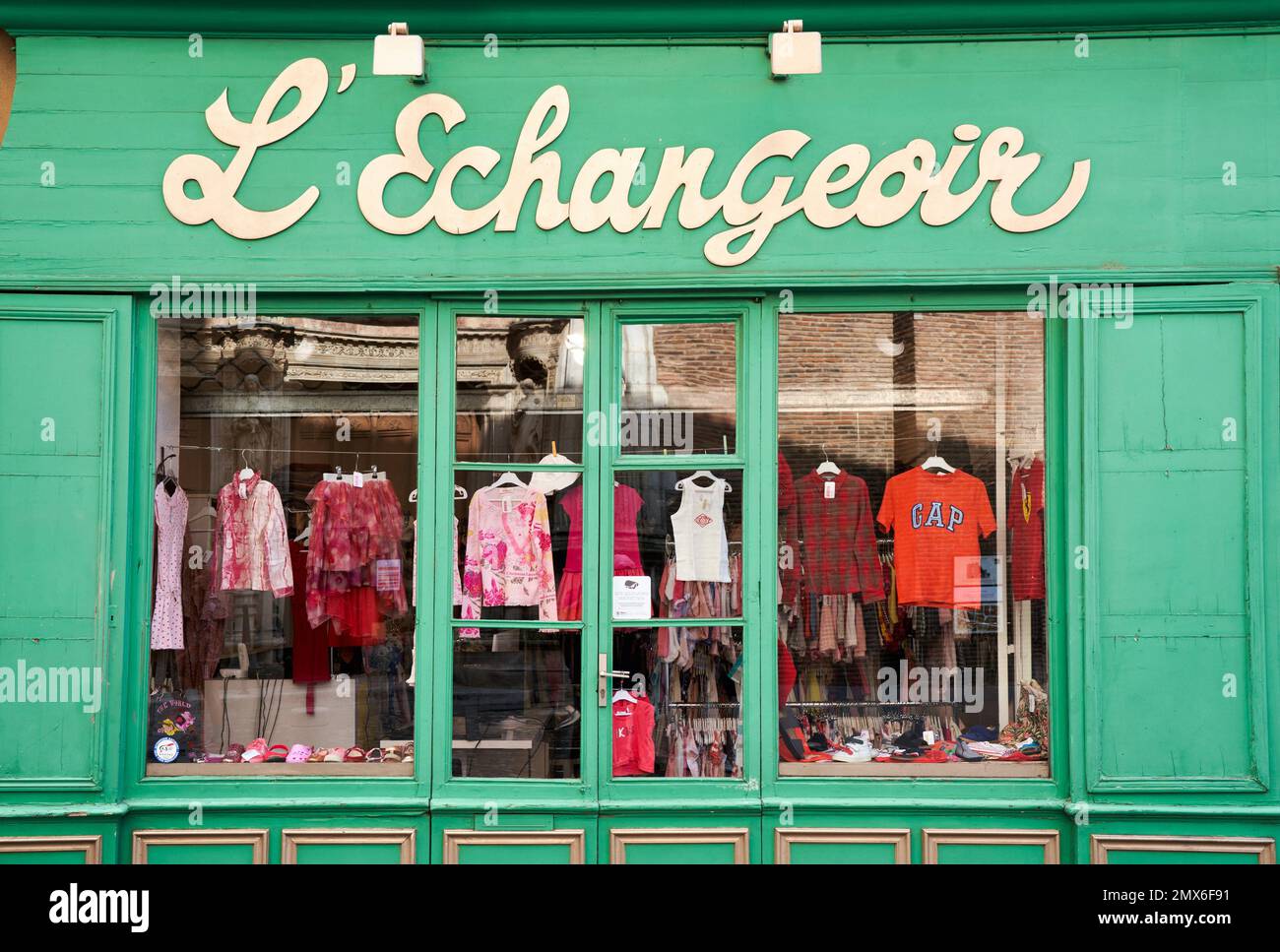 Clothing store showcase L'Echangeoir, Rue de la Dalbade, Toulouse, Haute-Garonne, Occitanie, France, and Europe. L’Echangeoir is a clothing store Stock Photo