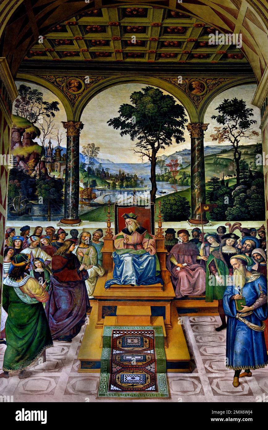 Enea Piccolomini as an Ambassador to the Court of James I of Scotland by PINTURICCHIO 1502-08 Fresco, Piccolomini Library, Metropolitan Cathedral of Saint Mary of the Assumption - Duomo di Siena,  1215 and 1348, 13th Century, Tuscany, Italy, Italian, Gothic, Romanesque, Classical. Stock Photo