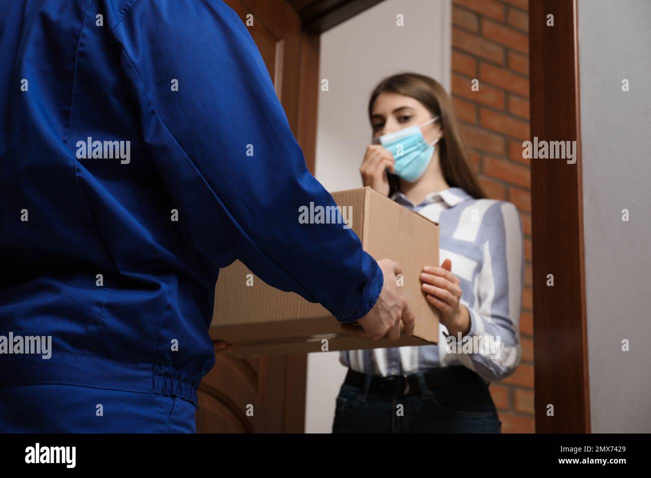 Medical mask carton hi-res stock photography and images - Alamy