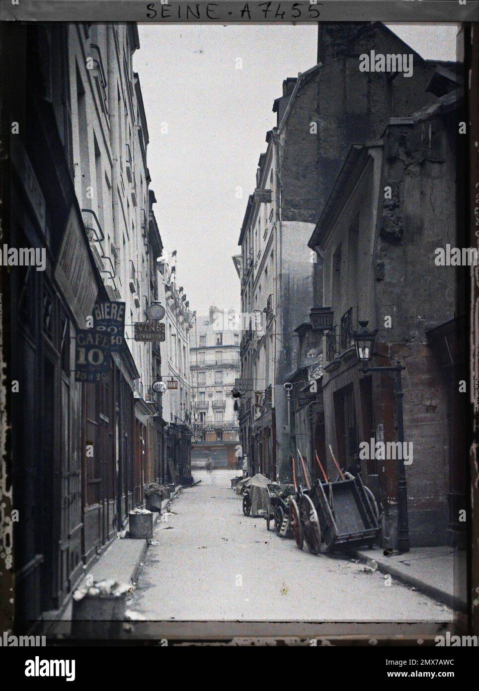 Rue de bievre paris france hi-res stock photography and images - Alamy