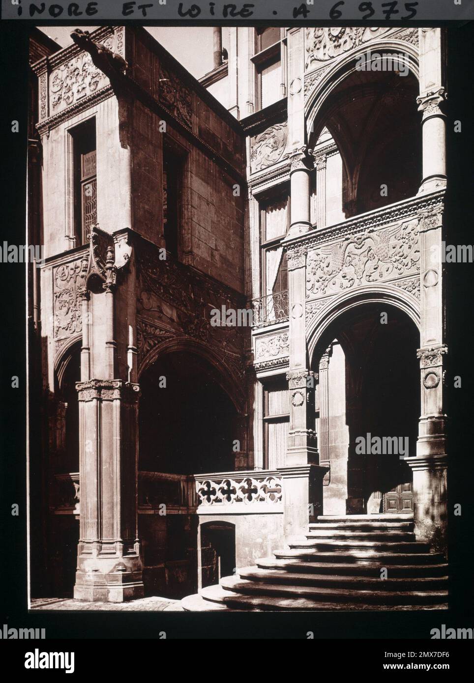 Tours, France Le Perron of the Gouin hotel, at 24 rue du Commerce , 1909 - Center of France - Auguste Léon - (June) Stock Photo