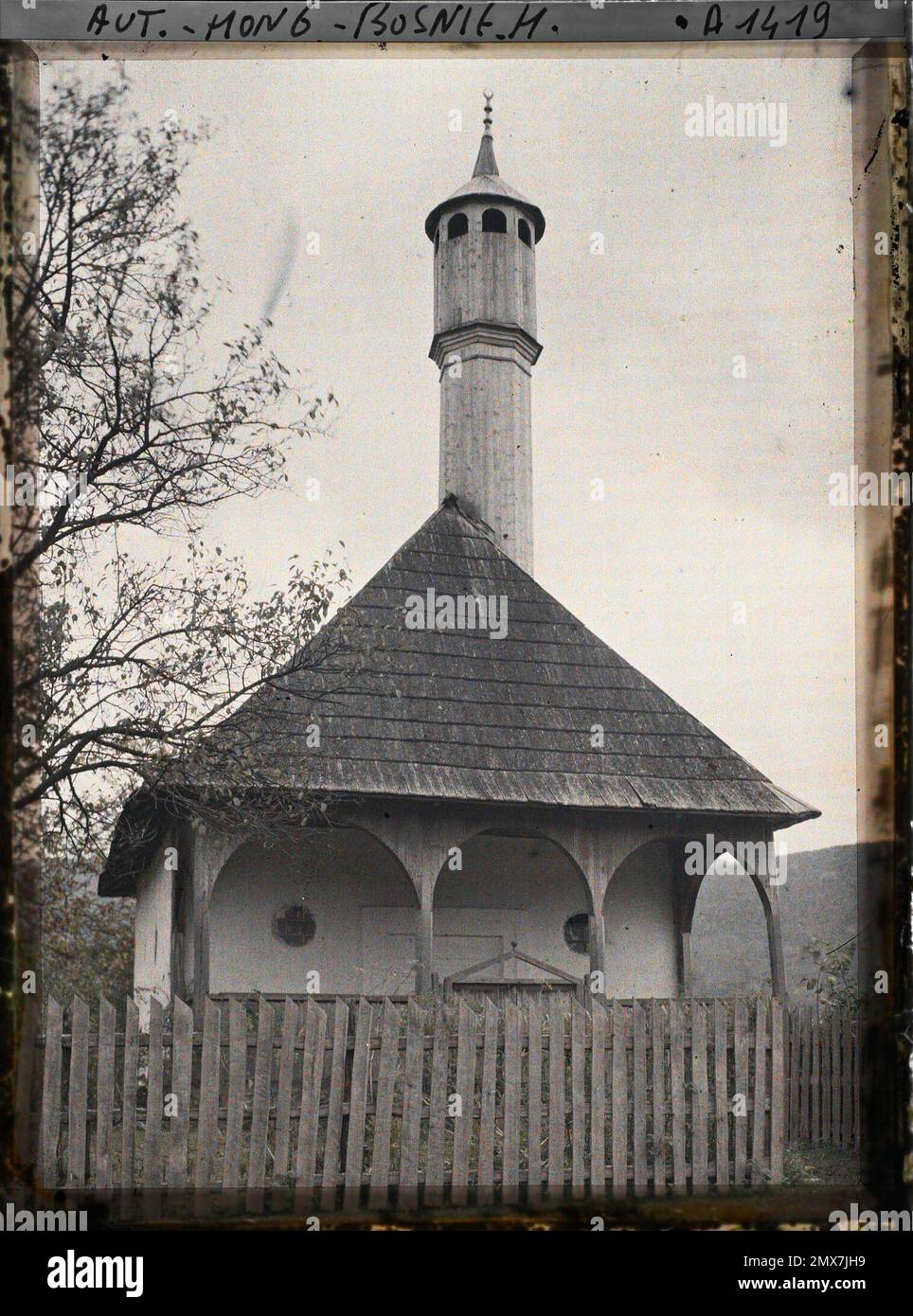 Banja Luka, Bosnia and Herzegovina Mosque in Wood Minaret at the end of Banjaluka [Banja Luka] , 1912 - Balkans, Italy - Jean Brunhes and Auguste Léon - (October 13 - 27) Stock Photo