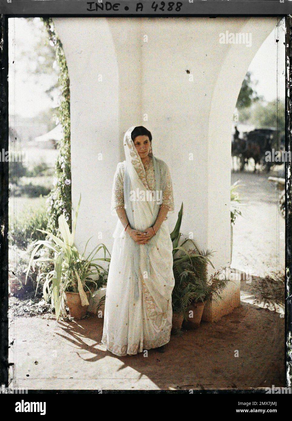 Delhi, Indes a young girl parsia , 1913-1914 - India, Pakistan 