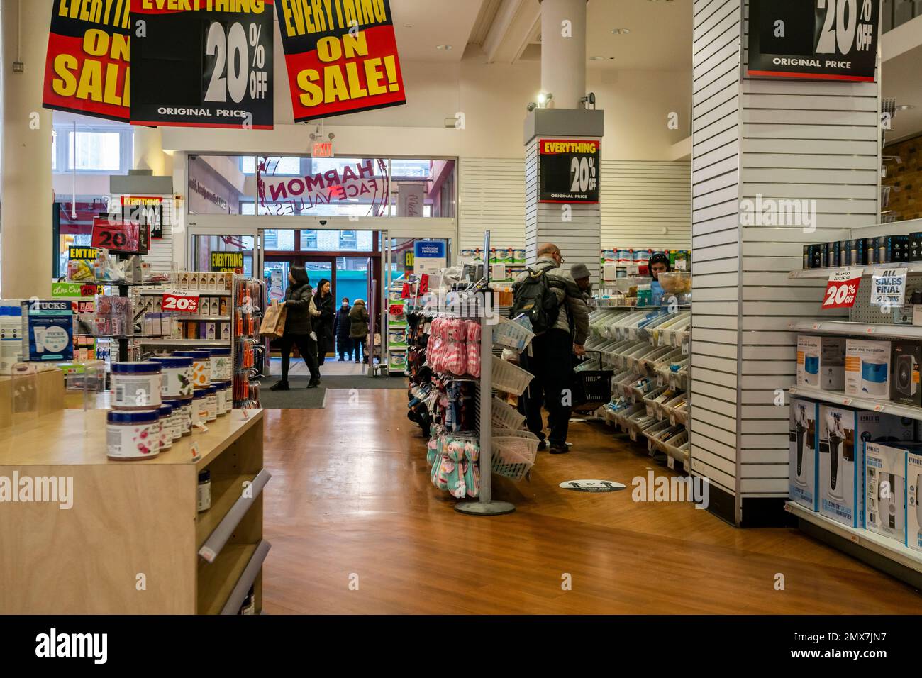 Everything is on sale at Bed Bath & Beyond’s Harmon Face Values store in Chelsea in New York on Monday, January 30, 2023. Beleaguered Bed Bath & Beyond announced that it is closing all of the 56 Harmon locations. (© Richard B. Levine) Stock Photo