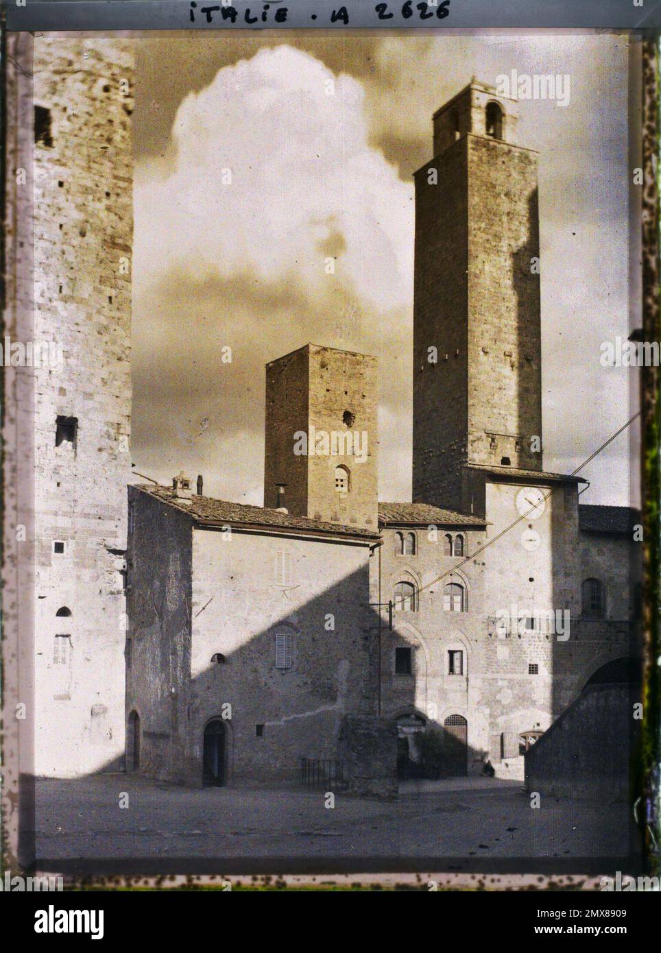 san-gimignano-italy-part-of-the-salvucci-twin-towers-and-the-rognosa