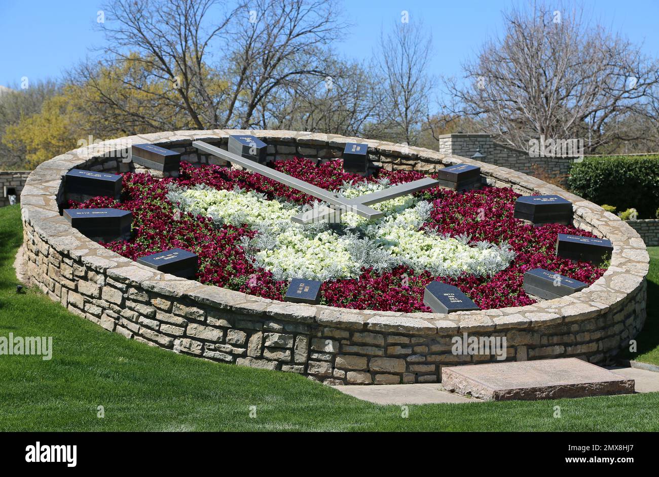 Floral clock - Fort Worth Botanic Garden, Texas Stock Photo