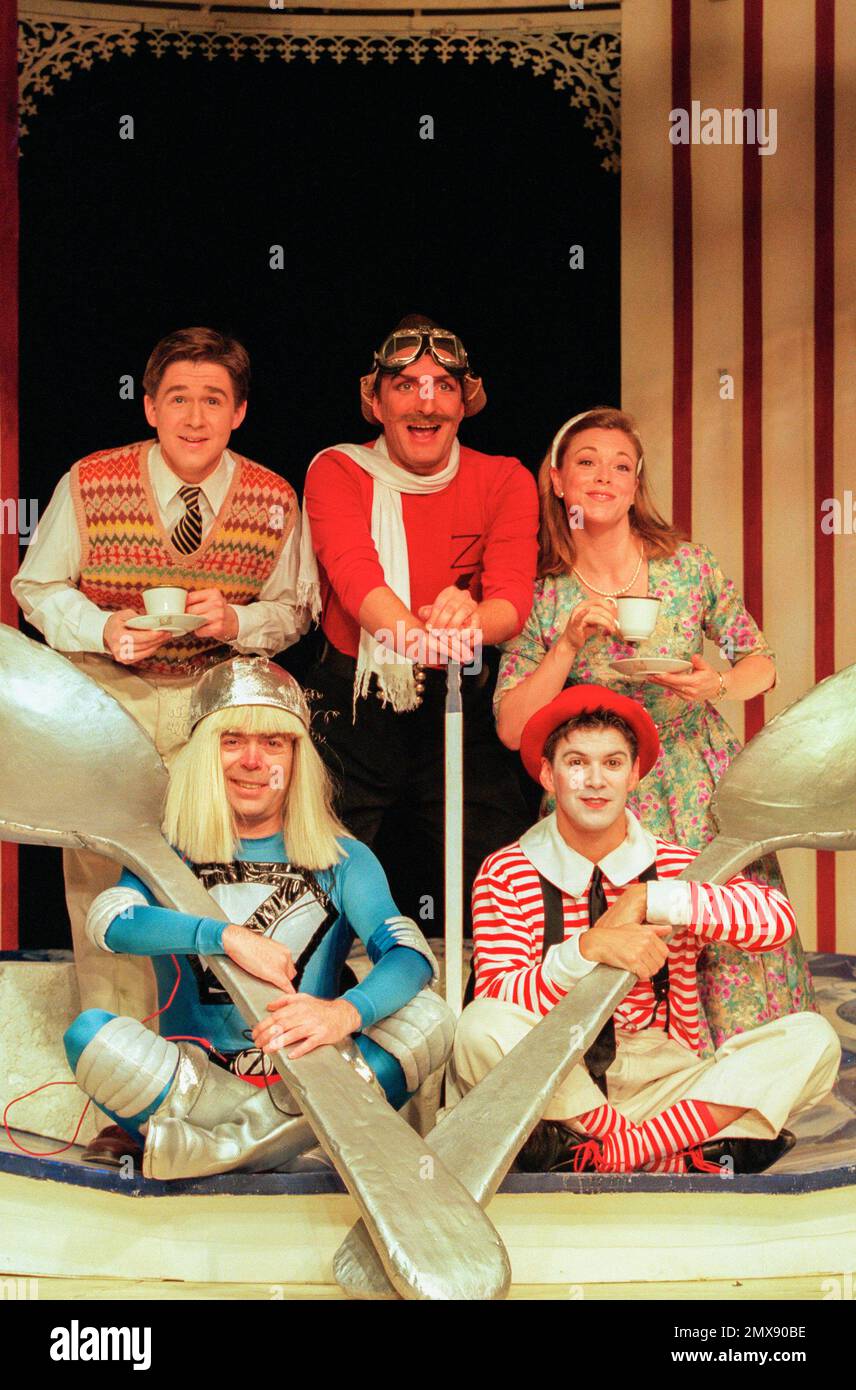 clockwise from front left: Gary Fairhall, Simon Connolly, Kit Hesketh-Harvey (rear centre), Nicola Fulljames, Richard Sisson in SALAD DAYS at the Vaudeville Theatre, London WC2  18/04/1996  music: Julian Slade  lyrics: Julian Slade & Dorothy Reynolds  design: Patrick Connellan  lighting: Bill Bray  choreography: Lindsay Dolan  director: Ned Sherrin Stock Photo