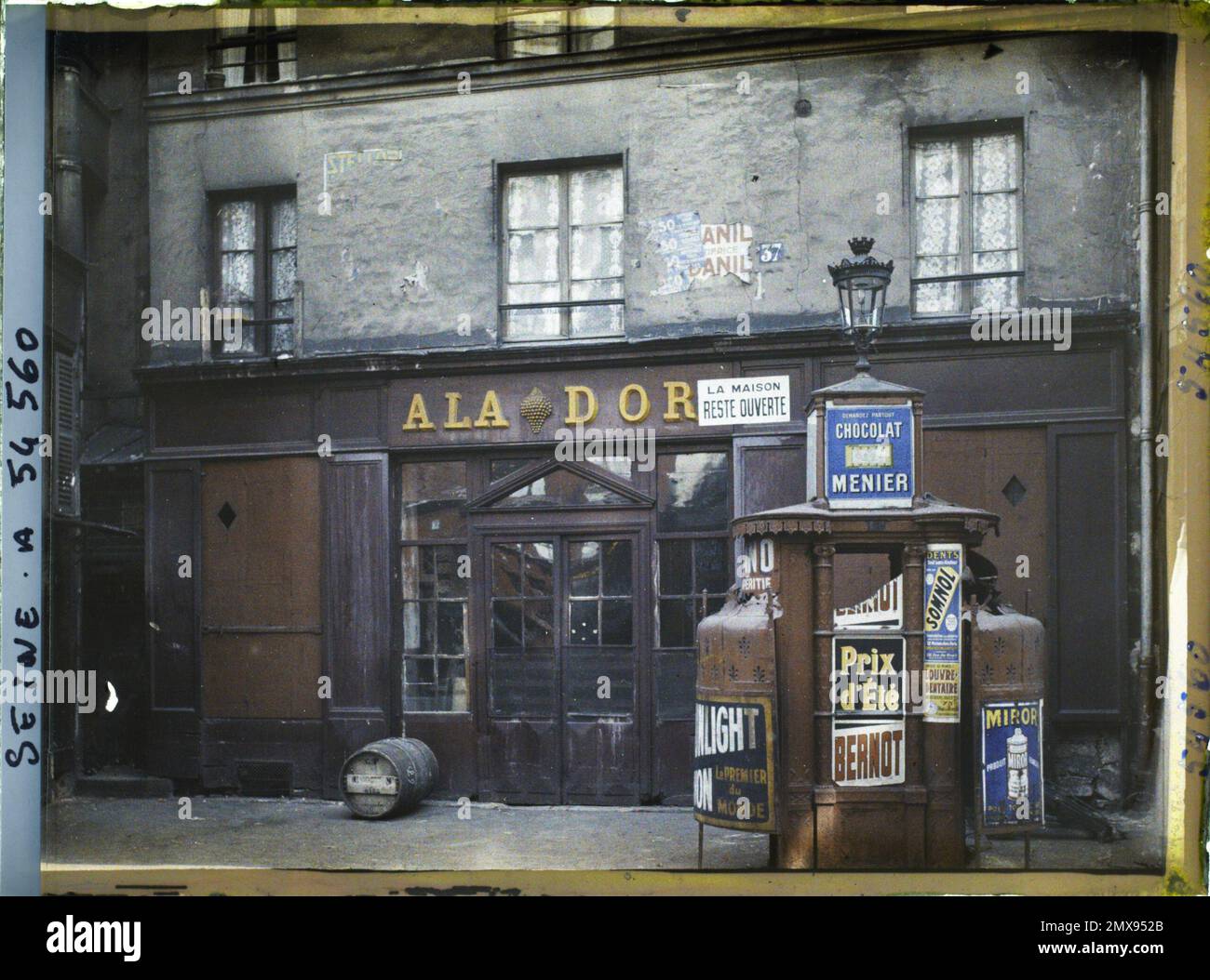 Paris (Ier arr.), France teaches