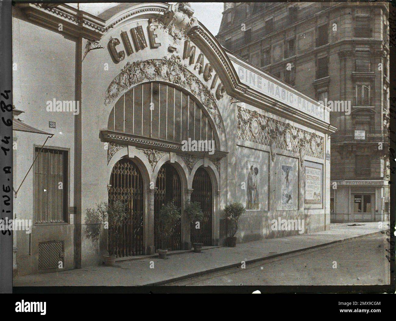 Paris (7th arr.), France Le Cinéma Ciné-Magic-Palace 28 avenue de la Motte-Picquet , Stock Photo