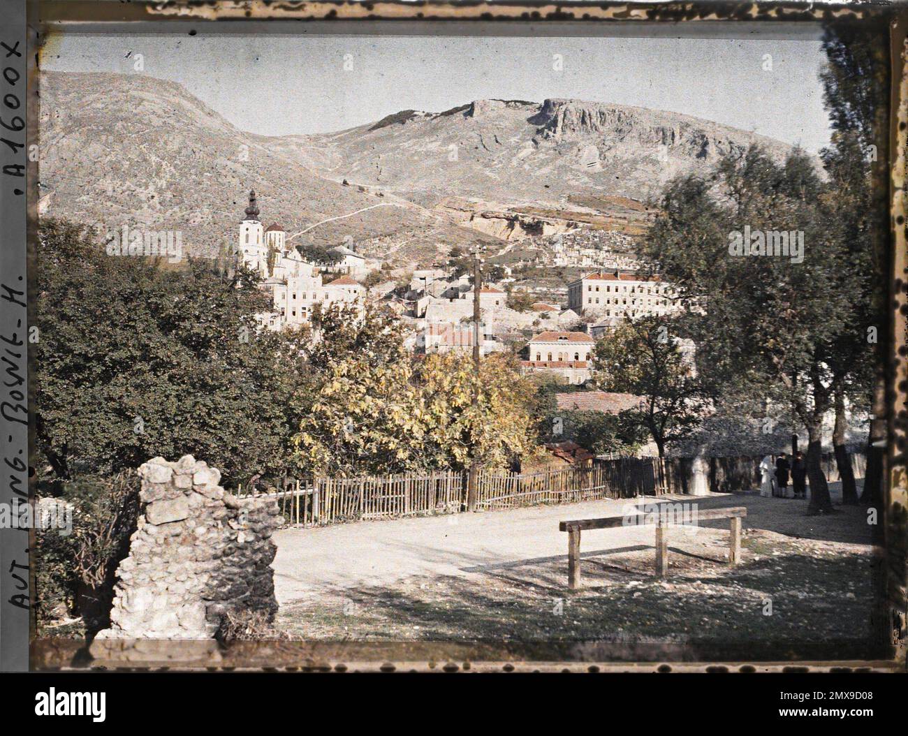 (French - Mostar , Bosnie-Herzégovine Bords de la Neretva). Stock Photo