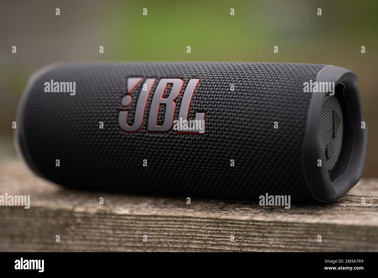 Jbl flip 6 hi-res stock photography and images - Alamy