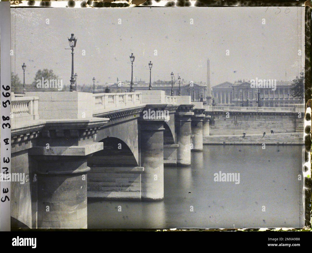 Paris (8th arr.), France Le Pont et la Place de la Concorde , Stock Photo